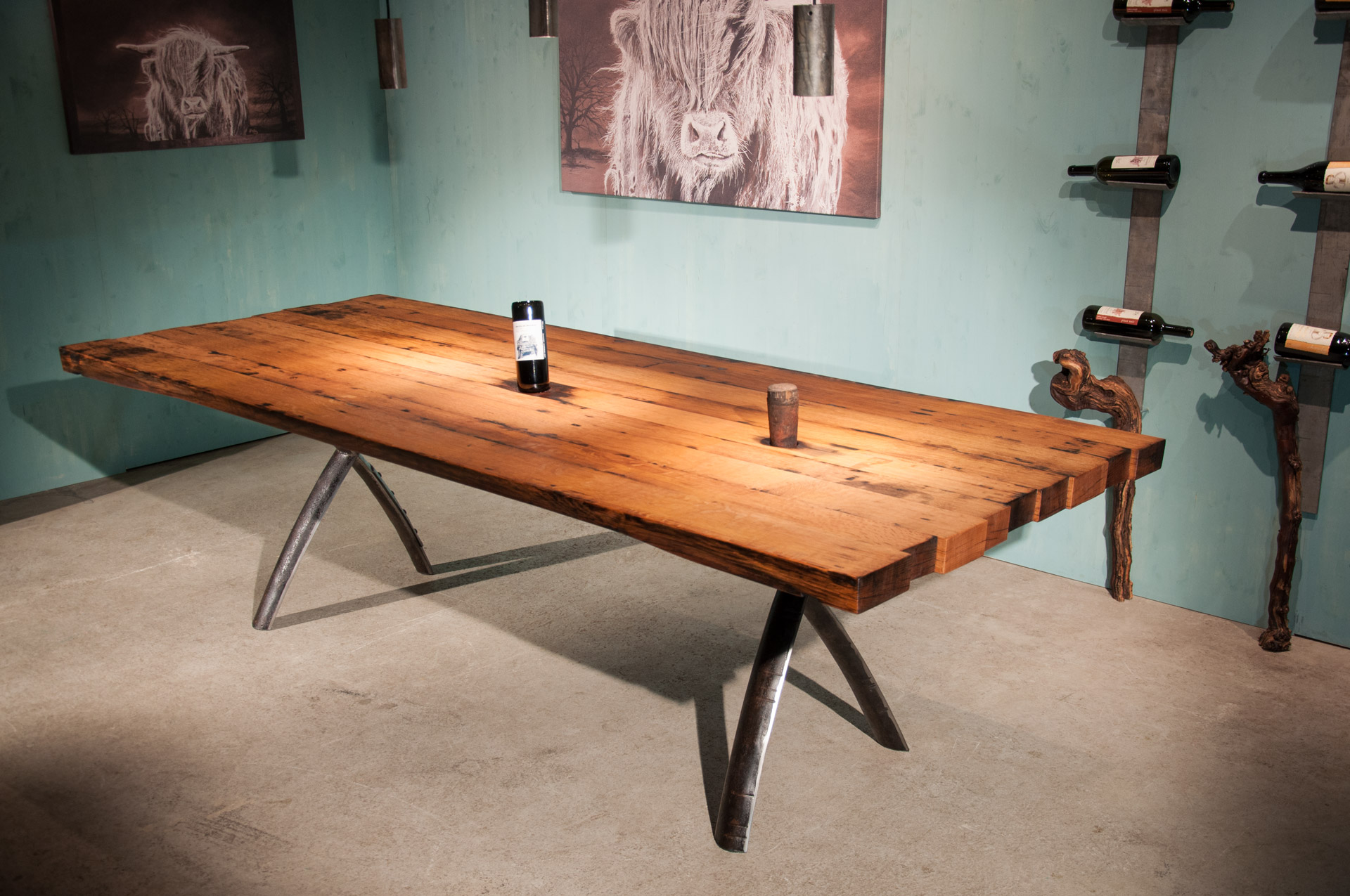Tisch mit X-Beinen · Walter's Wood Idea AG